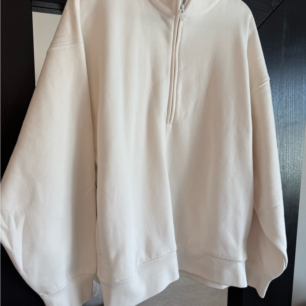 Aritzia Boyfriend 1/2 Zip Sweatshirt - Picture 3 of 7